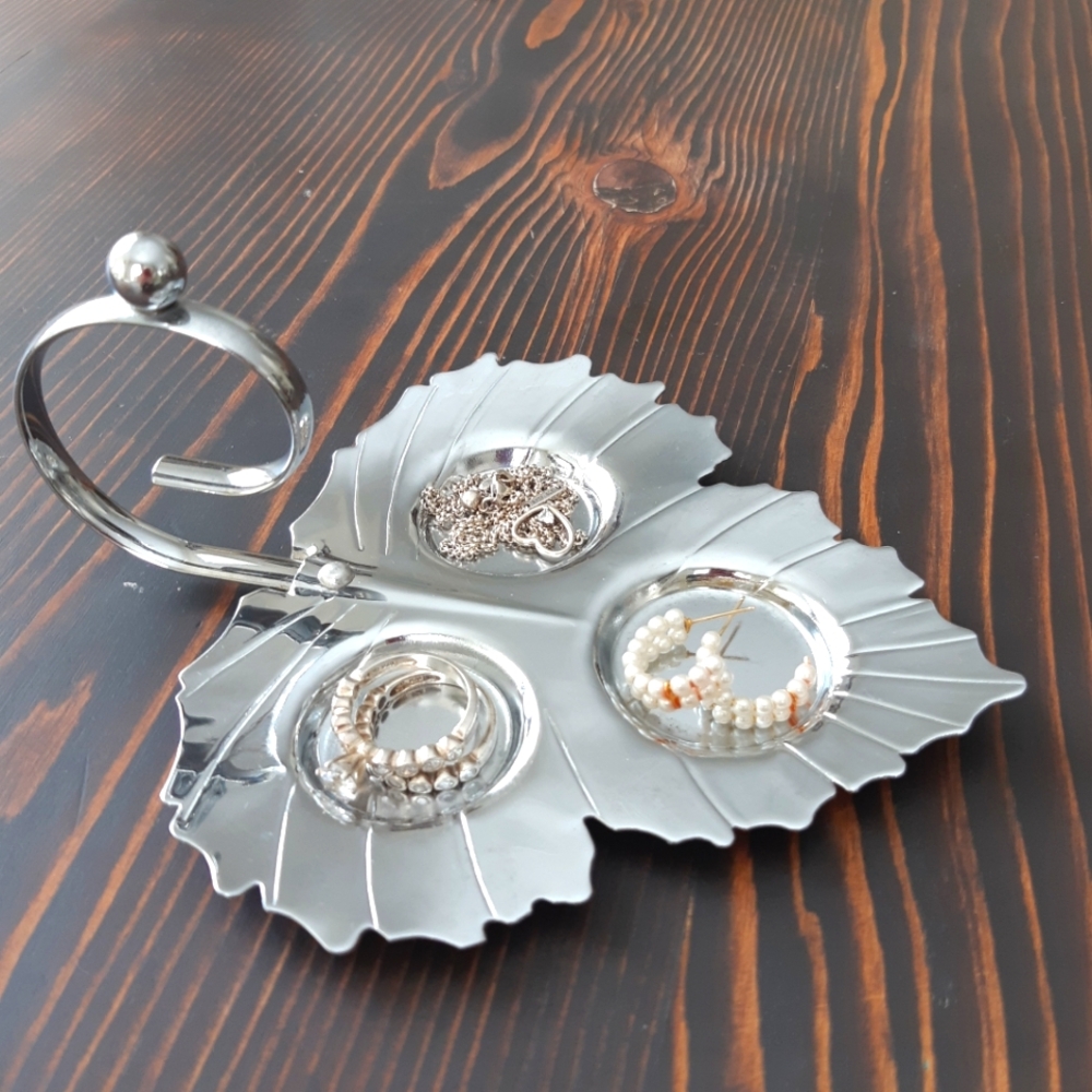 Vanity Trinket Dish Leaf Shape Jewelry Holder Made in England
